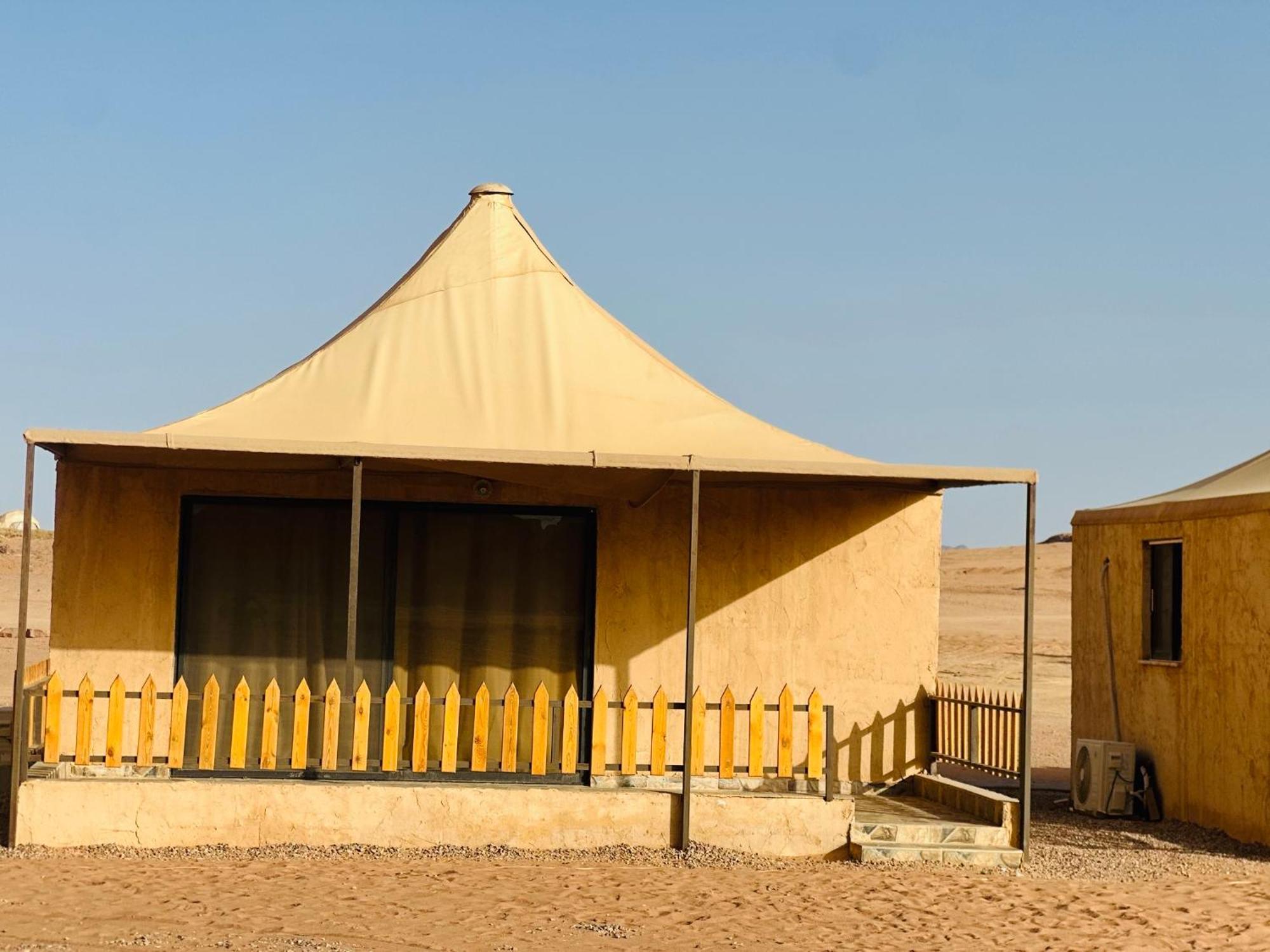 Rum Four Mountain Luxury Camp Wadi Rum Exterior foto