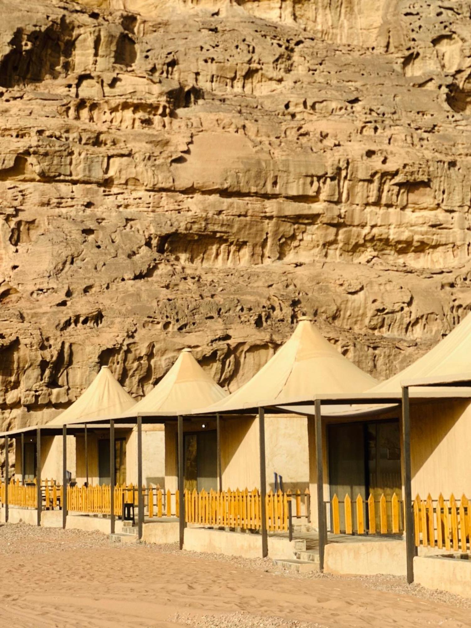 Rum Four Mountain Luxury Camp Wadi Rum Exterior foto