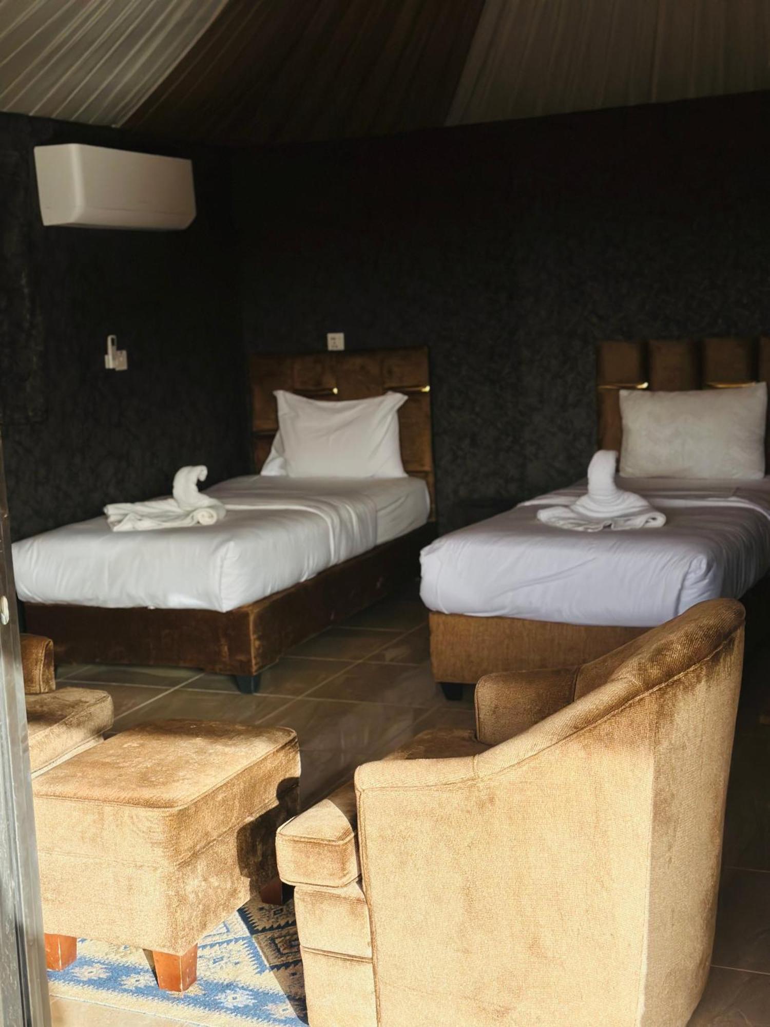 Rum Four Mountain Luxury Camp Wadi Rum Exterior foto