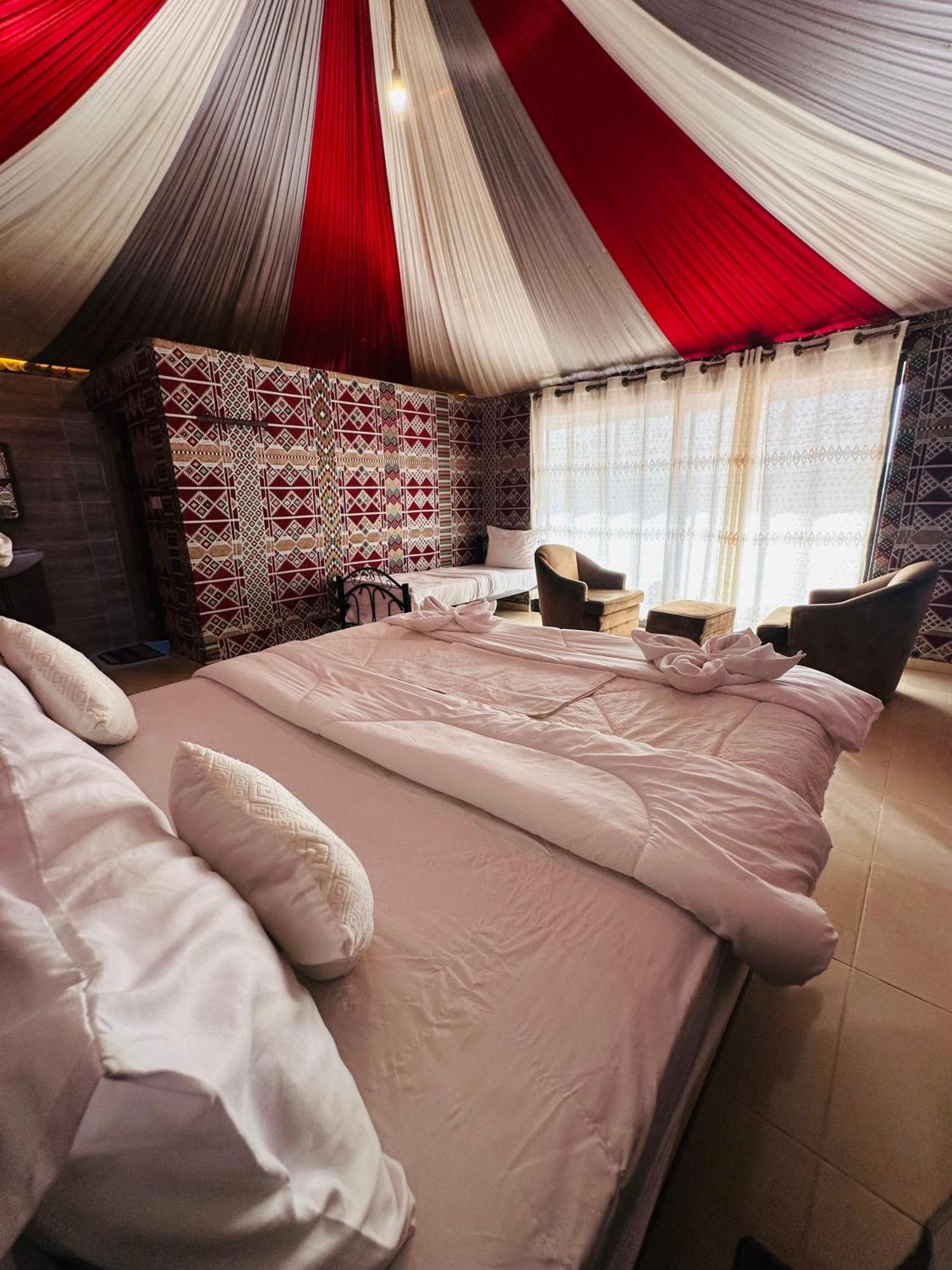 Rum Four Mountain Luxury Camp Wadi Rum Exterior foto