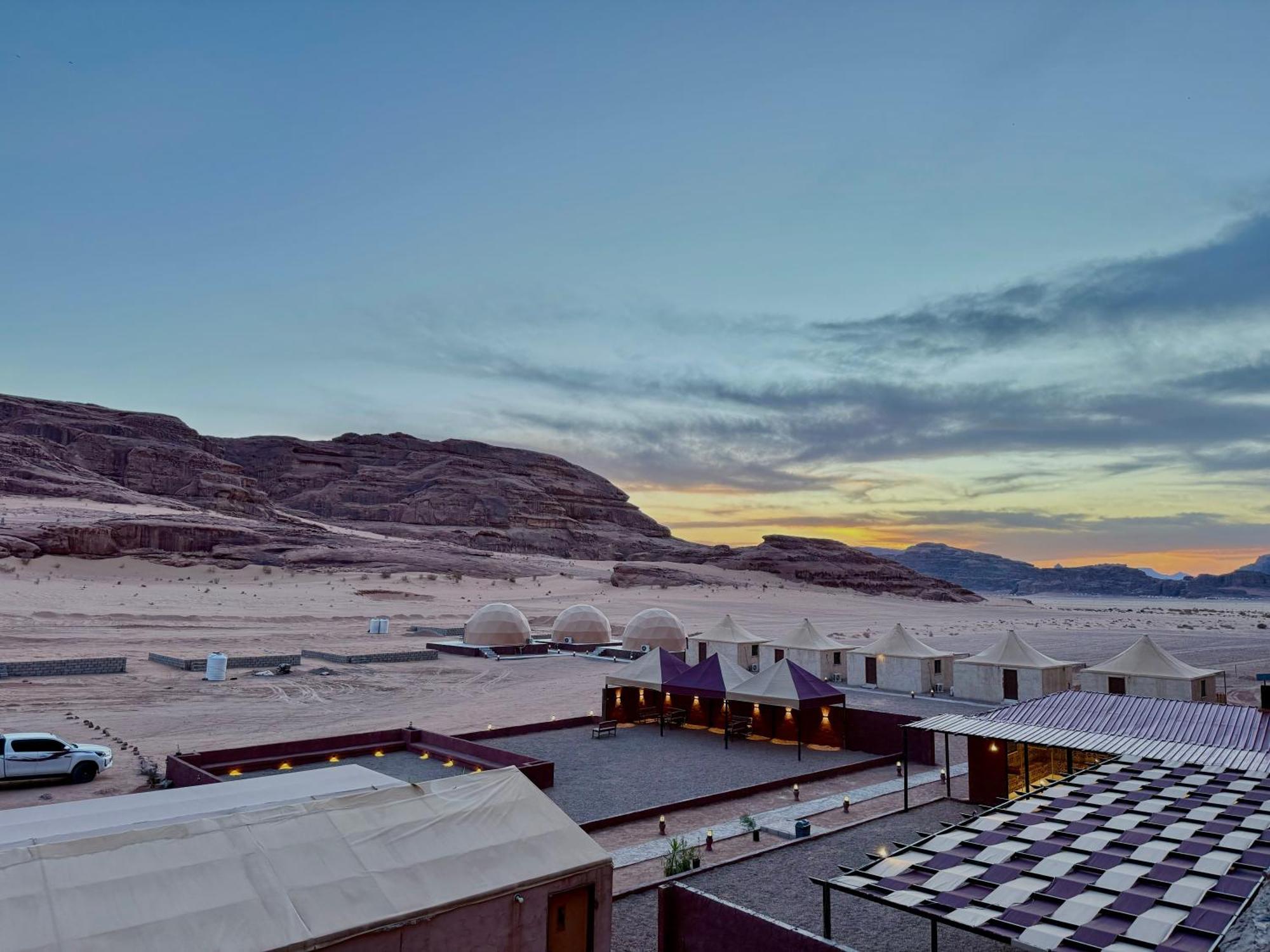 Rum Four Mountain Luxury Camp Wadi Rum Exterior foto