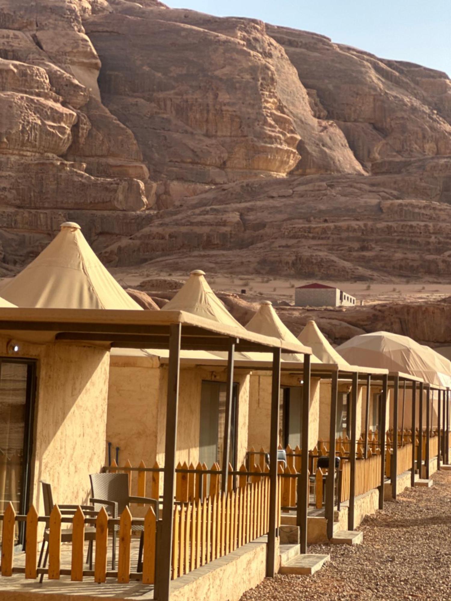 Rum Four Mountain Luxury Camp Wadi Rum Exterior foto