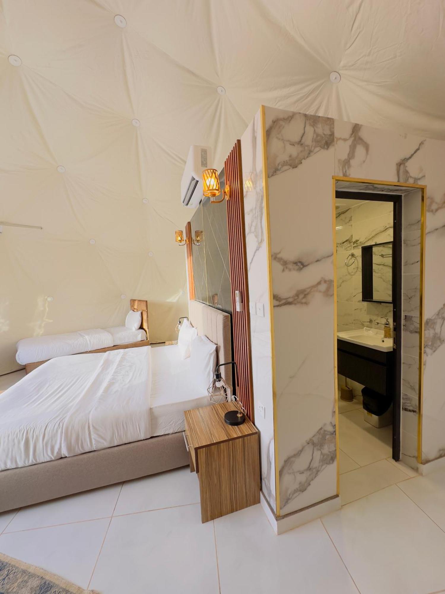 Rum Four Mountain Luxury Camp Wadi Rum Exterior foto