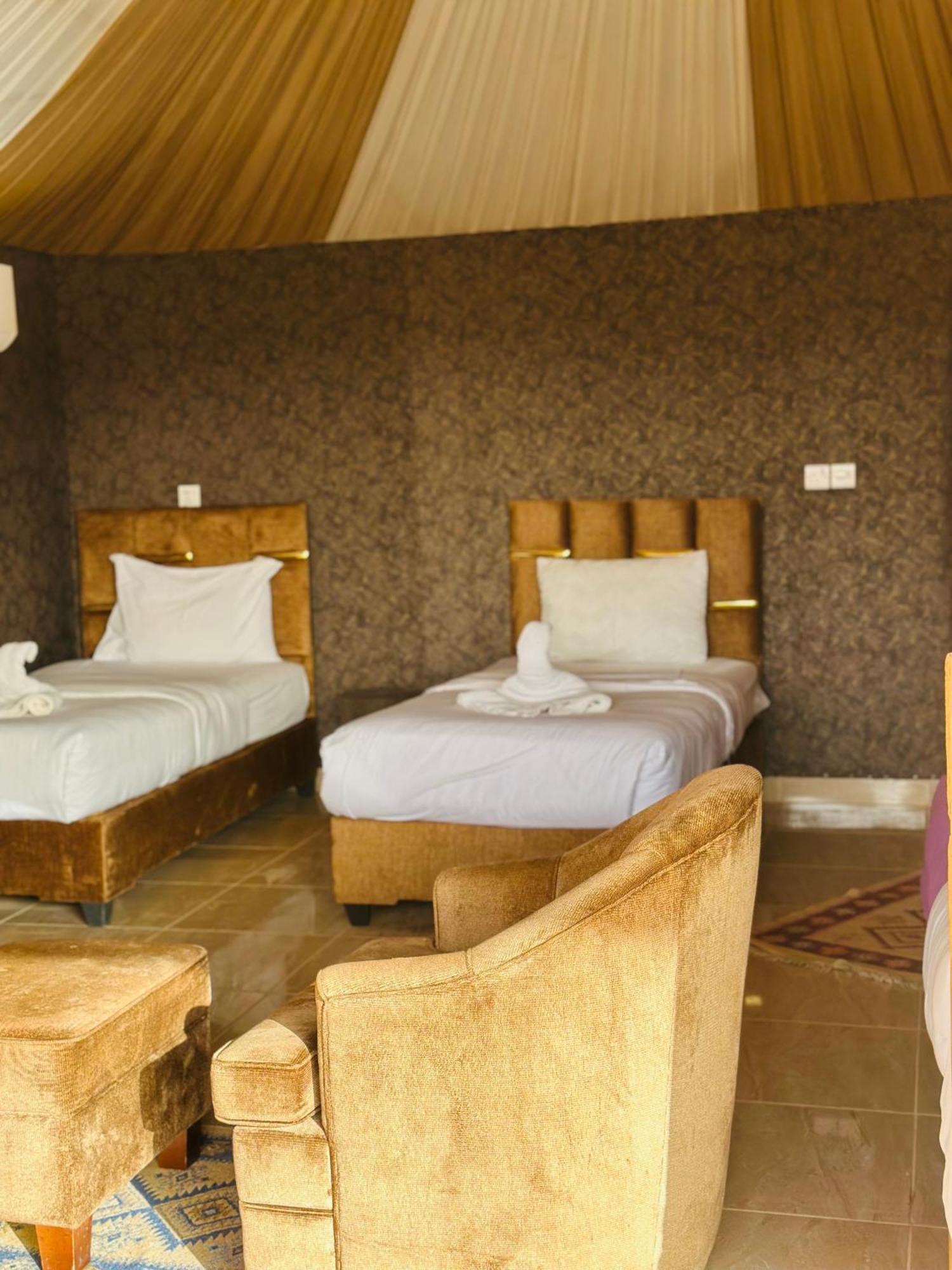 Rum Four Mountain Luxury Camp Wadi Rum Exterior foto