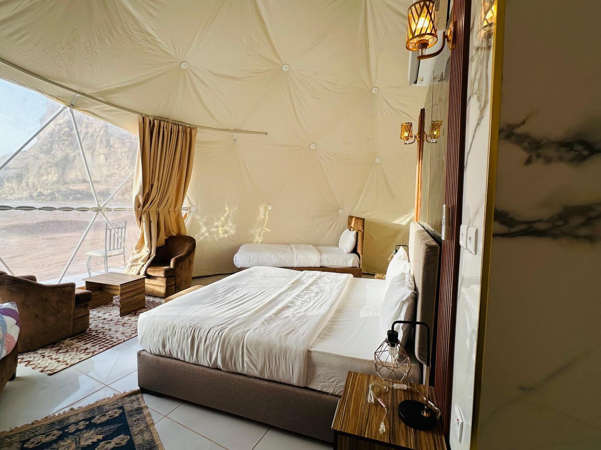 Rum Four Mountain Luxury Camp Wadi Rum Exterior foto