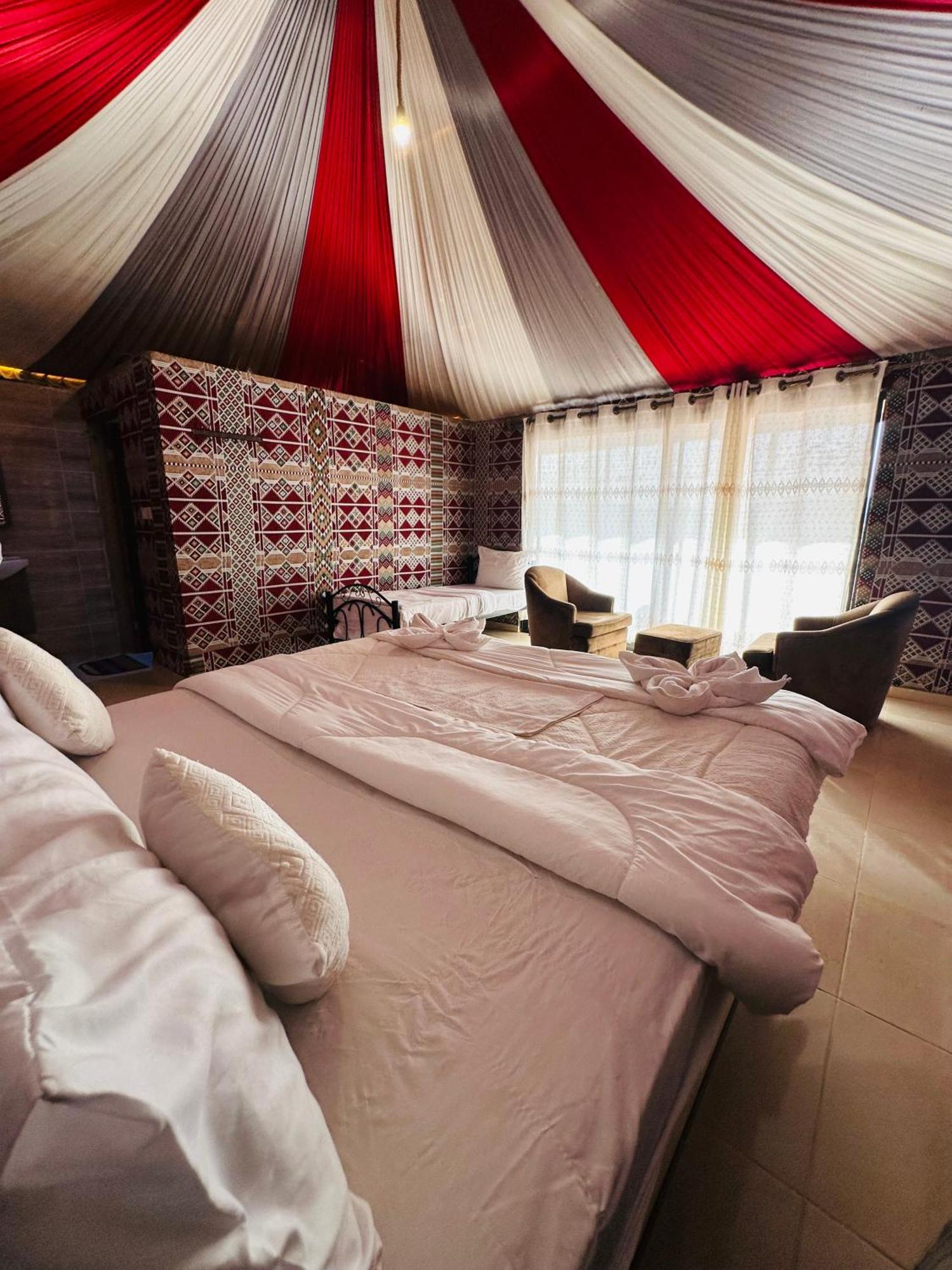 Rum Four Mountain Luxury Camp Wadi Rum Exterior foto